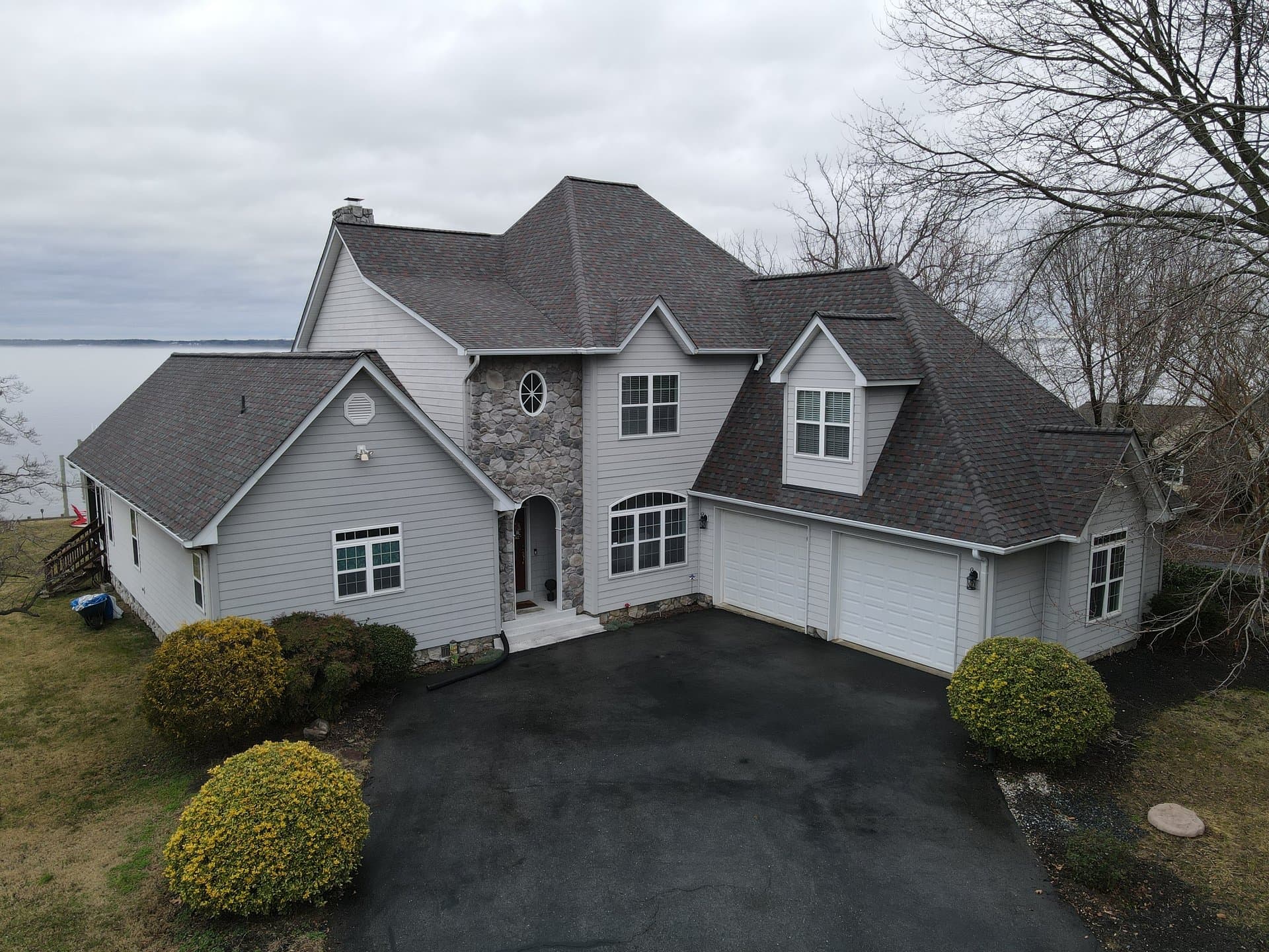 Waterfront Estate & Community